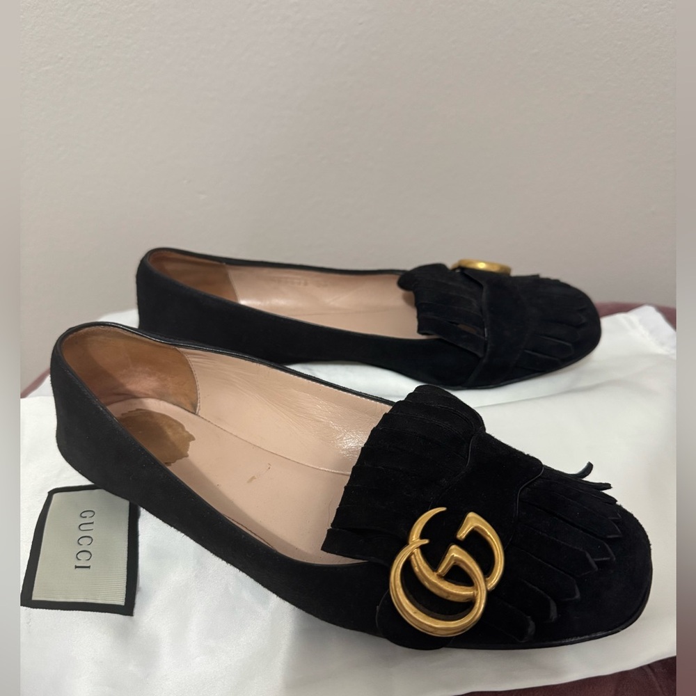 Gucci Women's Black Flats with Gold Detail